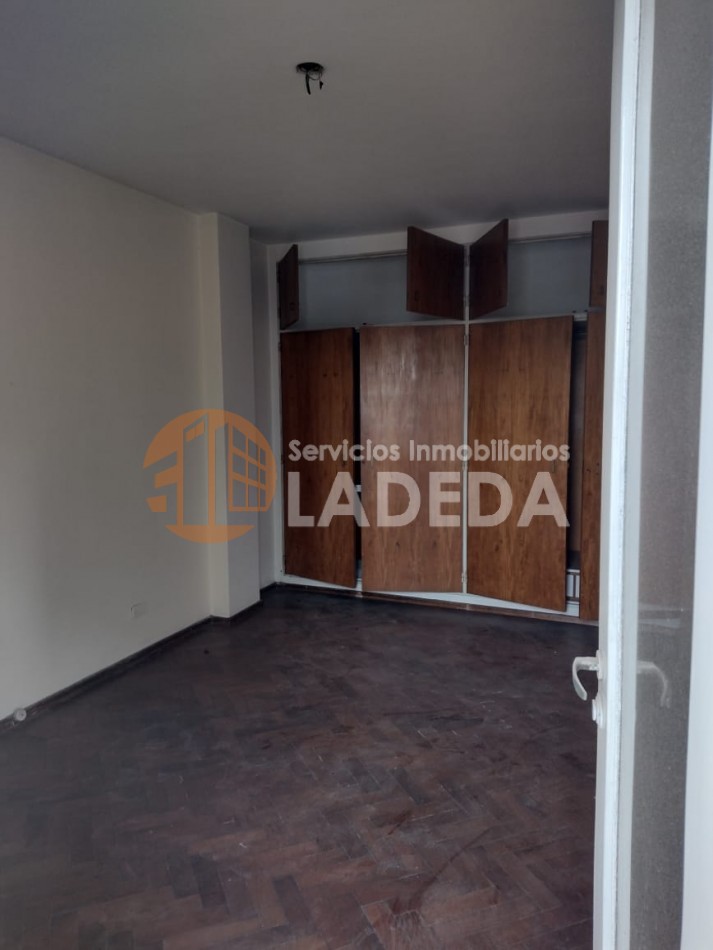 OPORTUNIDAD UNICA: 170 m² de Categoria a Reciclar en calle Cafferata