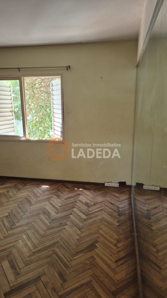 PH EN 1ER PISO - OPORTUNIDAD PARA INVERTIR - CALLE URUGUAY 1767 -BARRIO HOSPITALES