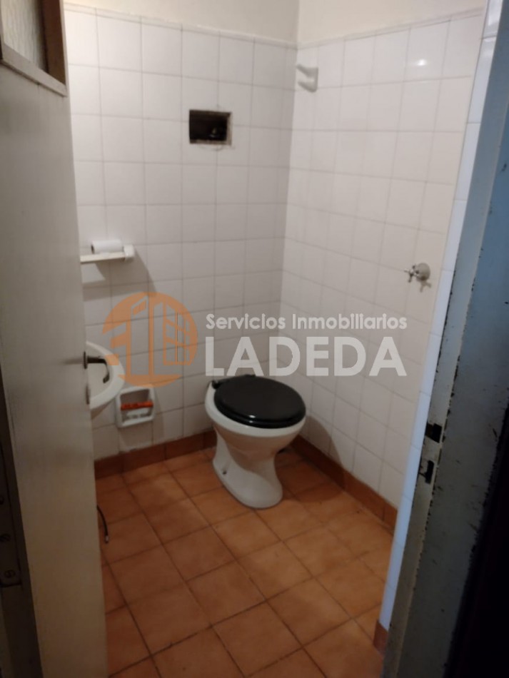 OPORTUNIDAD UNICA: 170 m² de Categoria a Reciclar en calle Cafferata