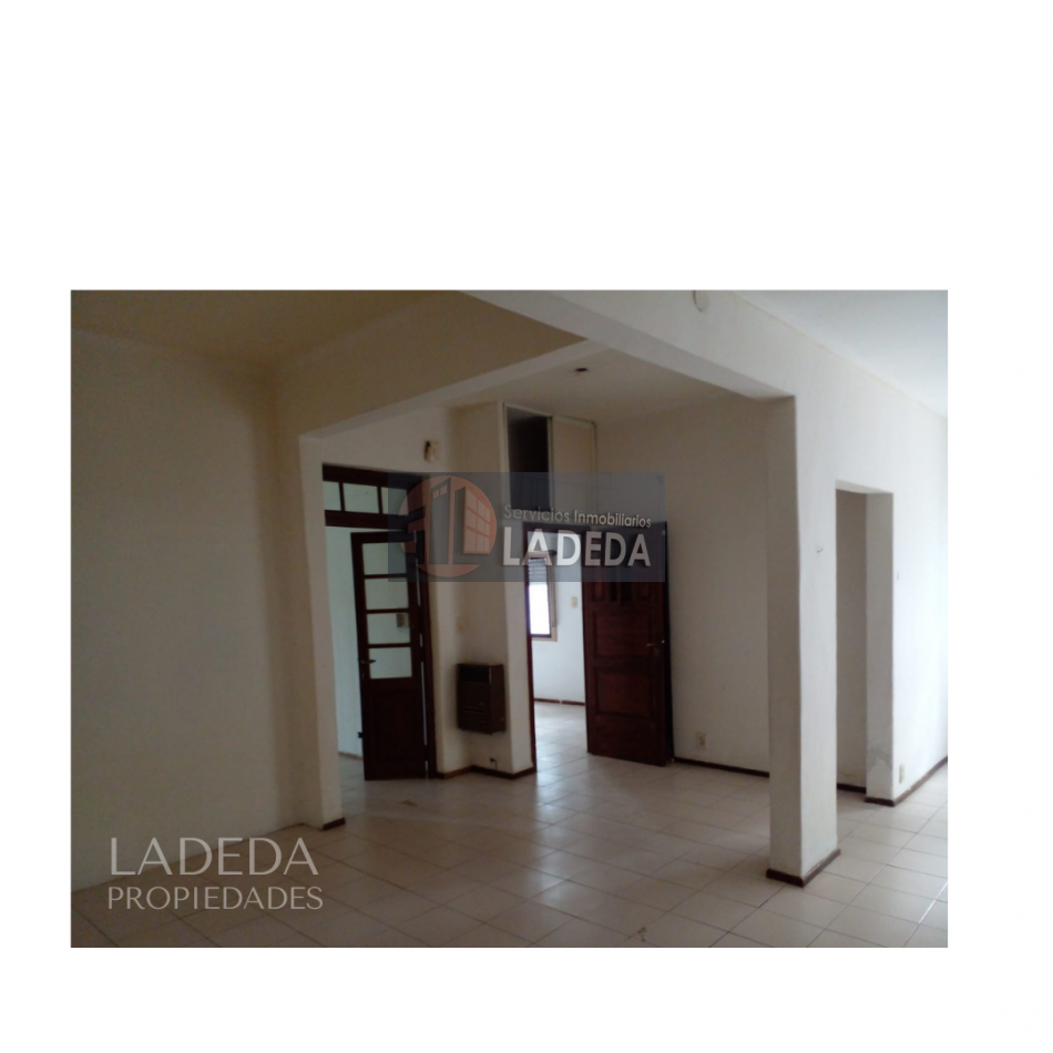 CASA EN ESQUINA BARRA y SAN LORENZO