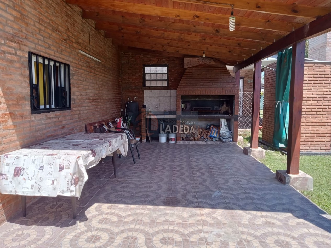 CASA CON PILETA Y HERMO PARQUE EN PUNTA CHACRA - ROLDAN