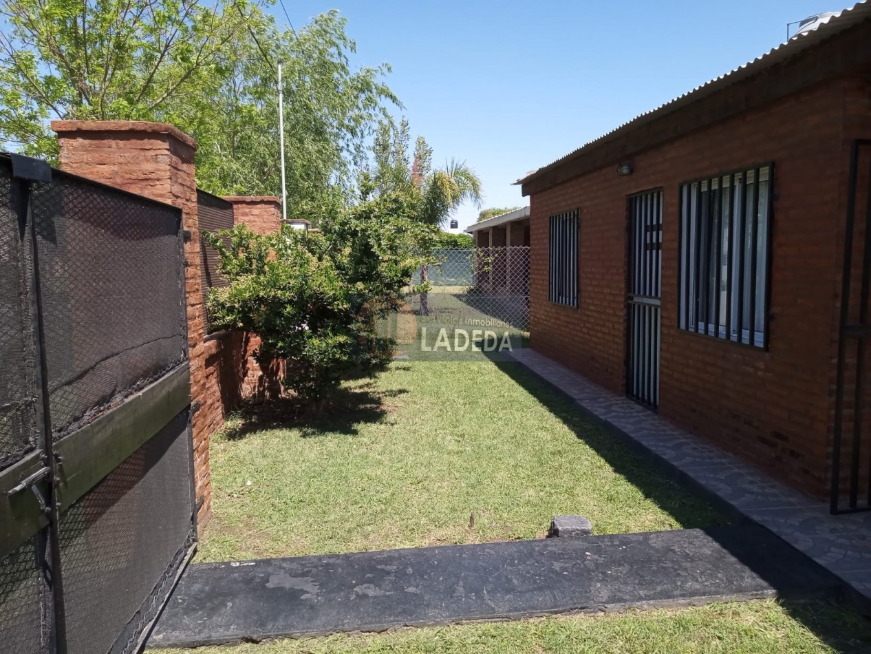 CASA CON PILETA Y HERMO PARQUE EN PUNTA CHACRA - ROLDAN