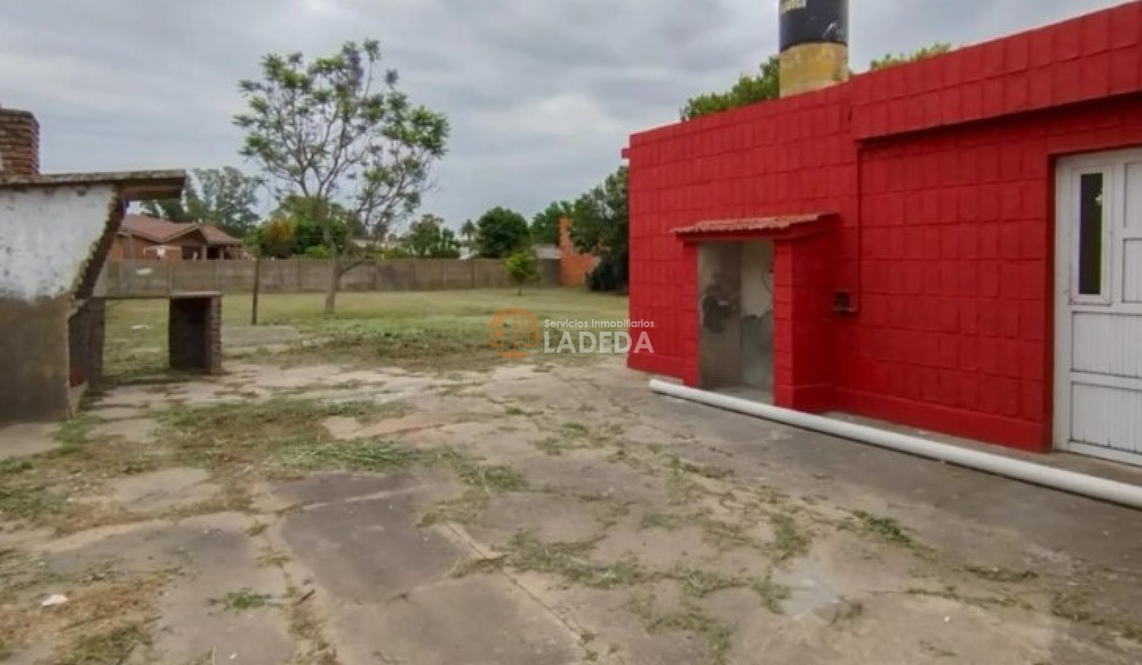 CASA A LA VENTA o PERMUTA DE 214 M2 CUBIERTOS CALLE MITRE 345 -MONJES - SANTA FE