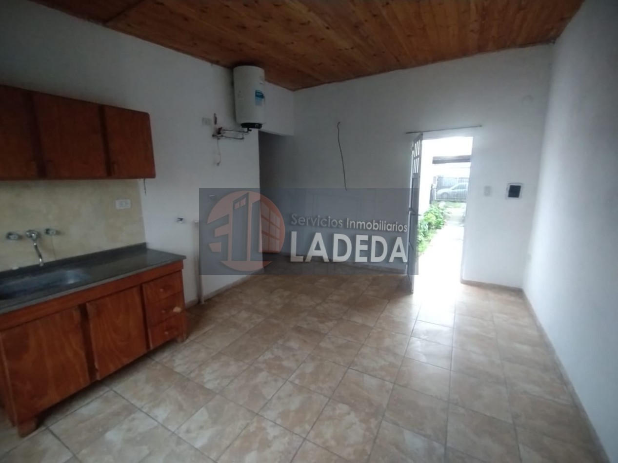 CASA EN ROLDAN 2 DORMITORIOS