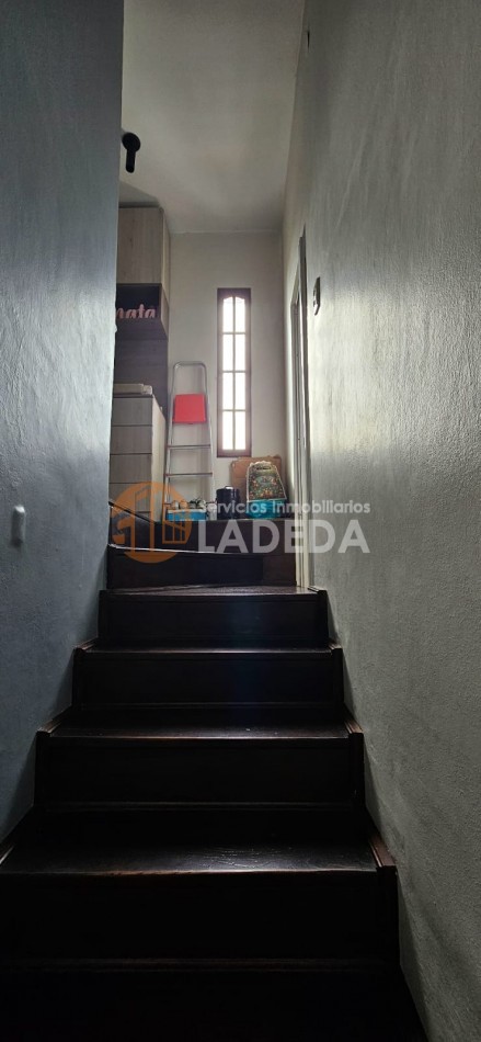 HERMOSA CASA EN BARRIO BELGRANO - ECUADOR AL 1000