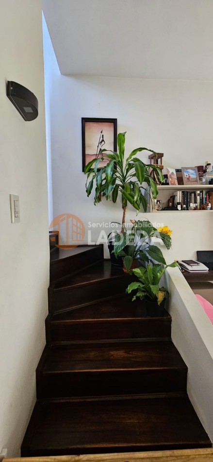 HERMOSA CASA EN BARRIO BELGRANO - ECUADOR AL 1000