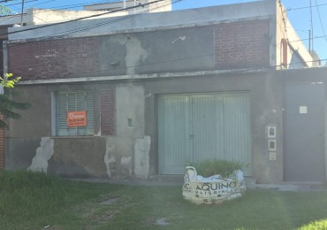 ALQUILO CASA USO COMERCIAL- FRENTE A IMPORTANTE COLEGIO