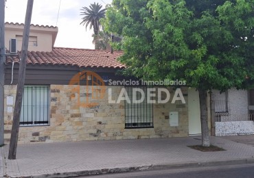HERMOSA CASA EN EL BARRIO BELGRANO, A METROS DE CALLE MENDOZA