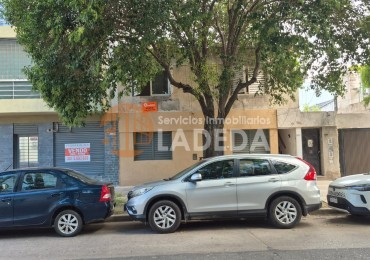 PH EN 1ER PISO - OPORTUNIDAD PARA INVERTIR - CALLE URUGUAY 1767 -BARRIO HOSPITALES