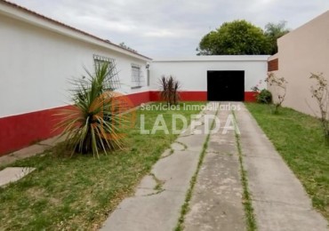 CASA A LA VENTA o PERMUTA DE 214 M2 CUBIERTOS CALLE MITRE 345 -MONJES - SANTA FE