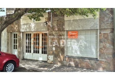 Casa 2 Dormitorios en Barrio Industrial