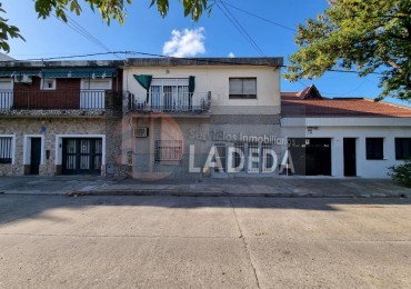 BARRIO BELLA VISTA  - 2 CASAS IDEAL PARA 2 FAMILIAS